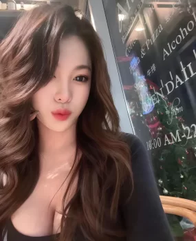 昆山市花桥镇高端极品楼凤小骚货刚下海00后