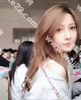 超级好看的大学生小姐姐，有脸蛋有身材，超爽